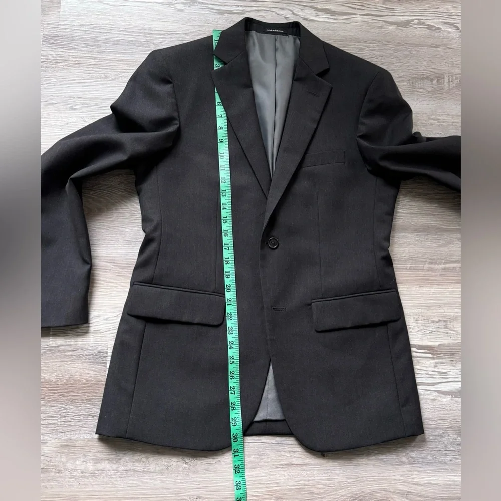 Wilke-Rodriguez men's suit, size 38, standard, waist 32. Fitted jacket and